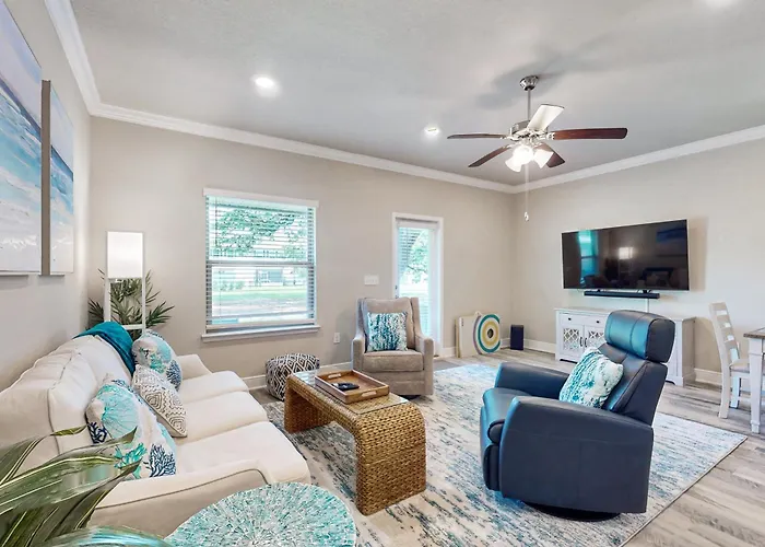 Holiday home Two-story Townhome Near The With Wifi Washer And Dryer Pensacola