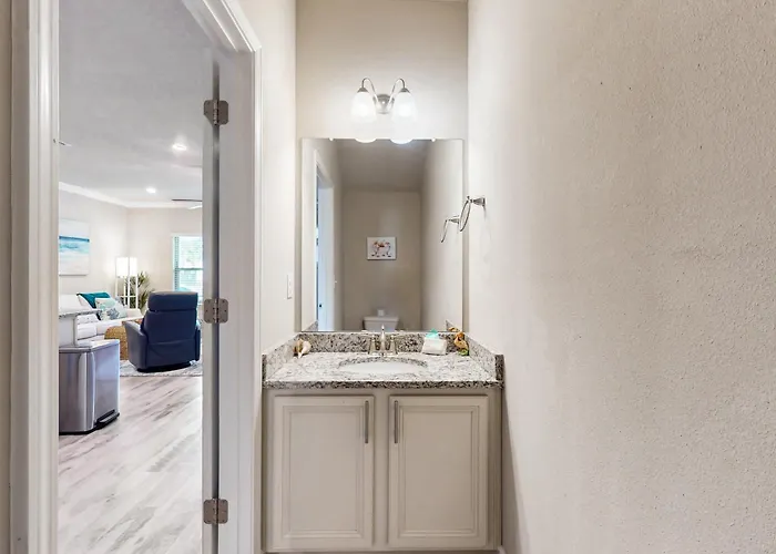 Holiday home Two-story Townhome Near The With Wifi Washer And Dryer *