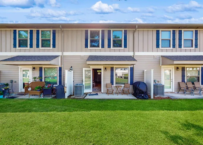 Two-story Townhome Near The With Wifi Washer And Dryer Holiday home Pensacola